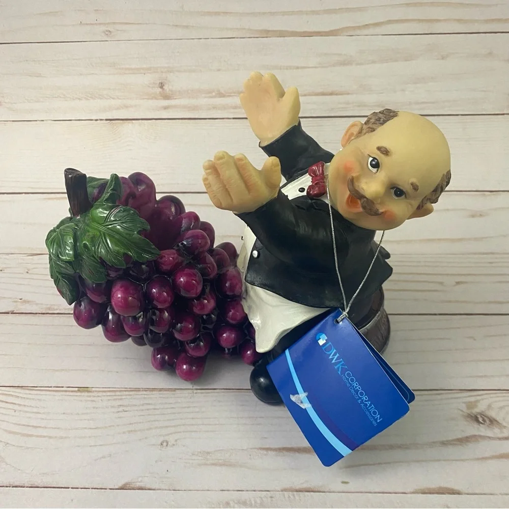 DWK Wine Bottle Holder Waiter & Grapes NWT World of Wonders 2012
